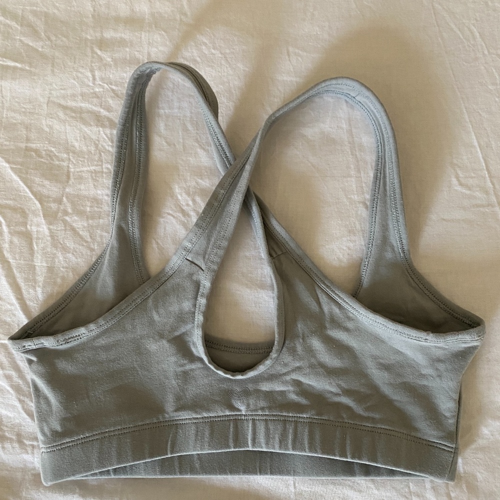 tna rise sports bra